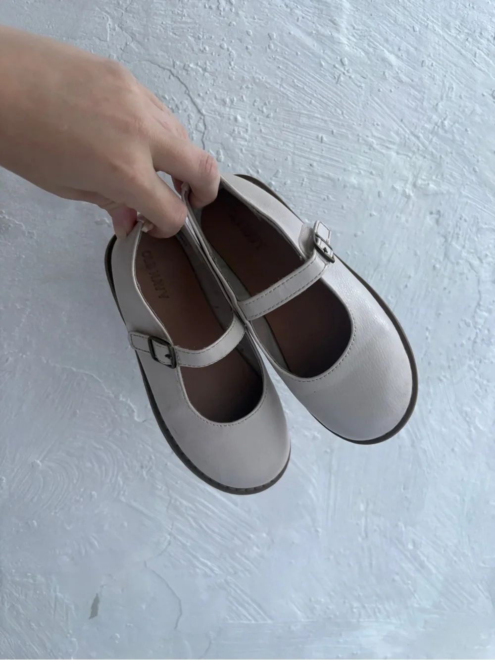 Girls Old Navy cream white Mary Jane flats